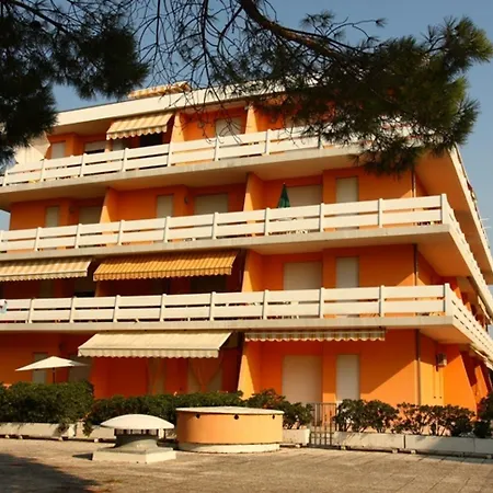 Apartment Three-bedroom Flat With Balcony In Bibione