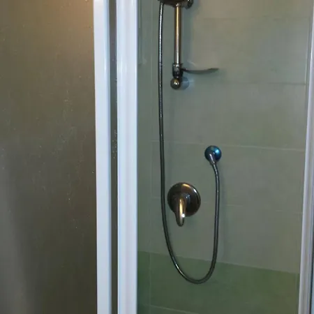 Lejlighed Three-bedroom Flat With Balcony In