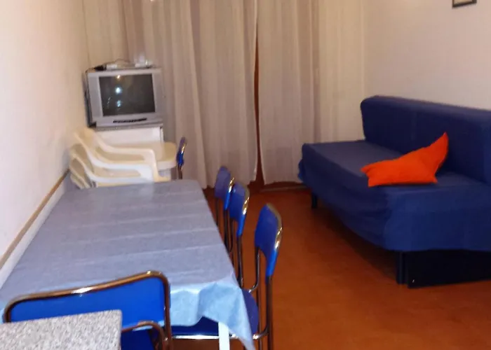 Three-bedroom Flat With Balcony In Apartman Bibione